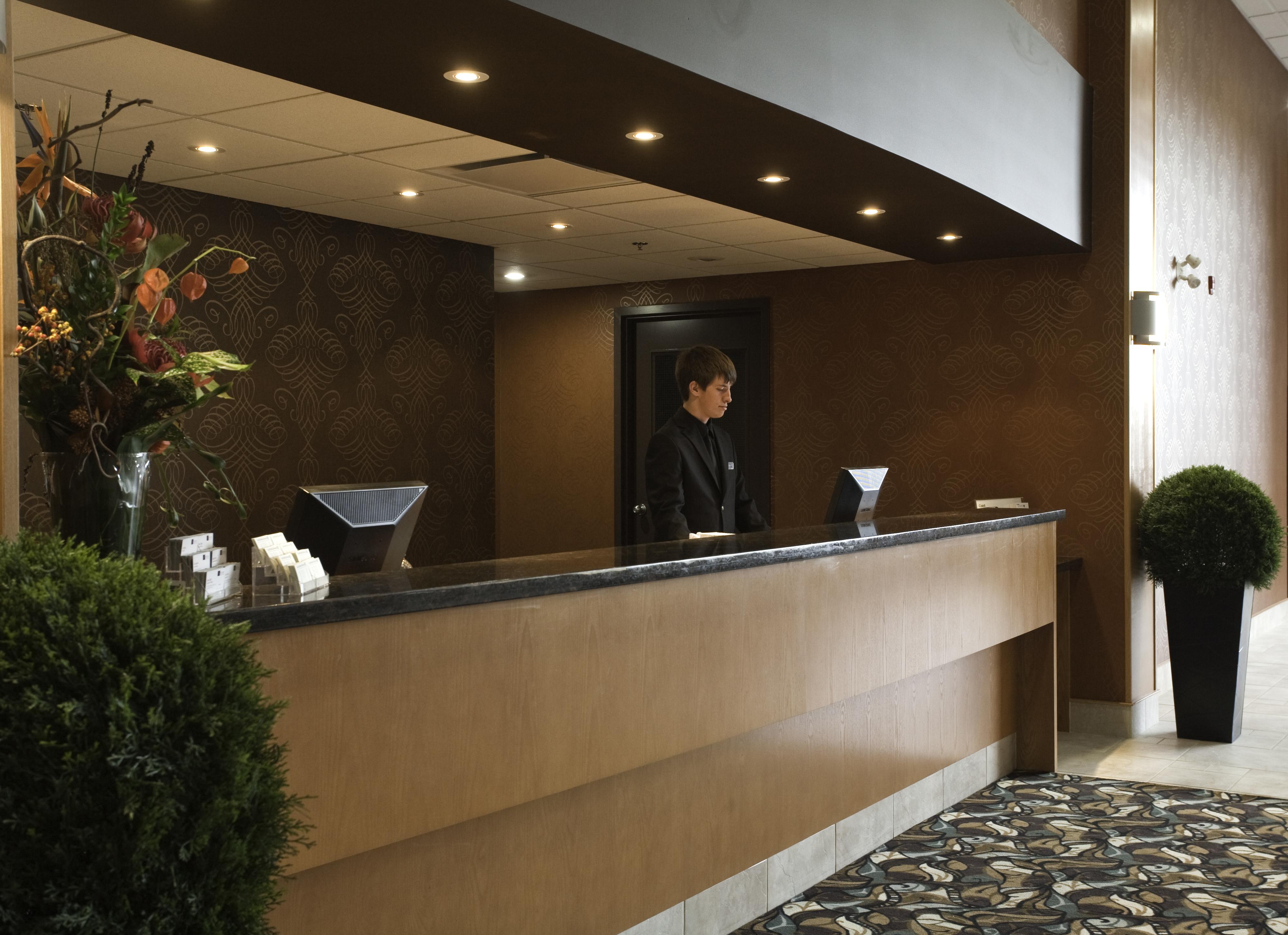 Coast Lethbridge Hotel & Conference Centre Exteriör bild