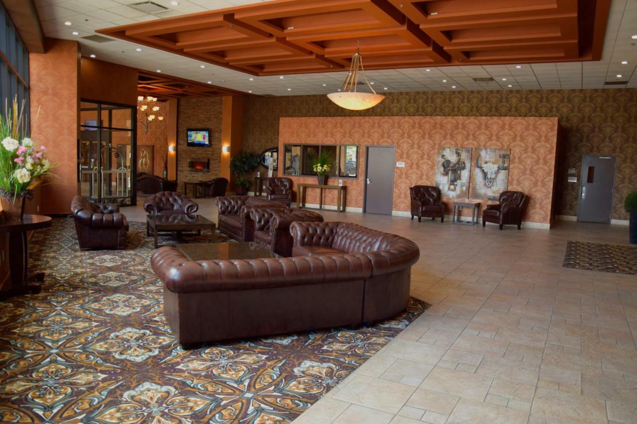 Coast Lethbridge Hotel & Conference Centre Exteriör bild